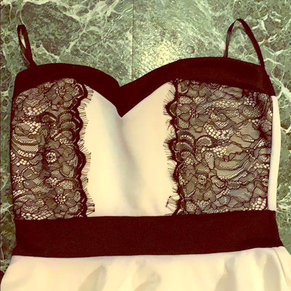 Tight fit halter dress - Picture 1 of 4